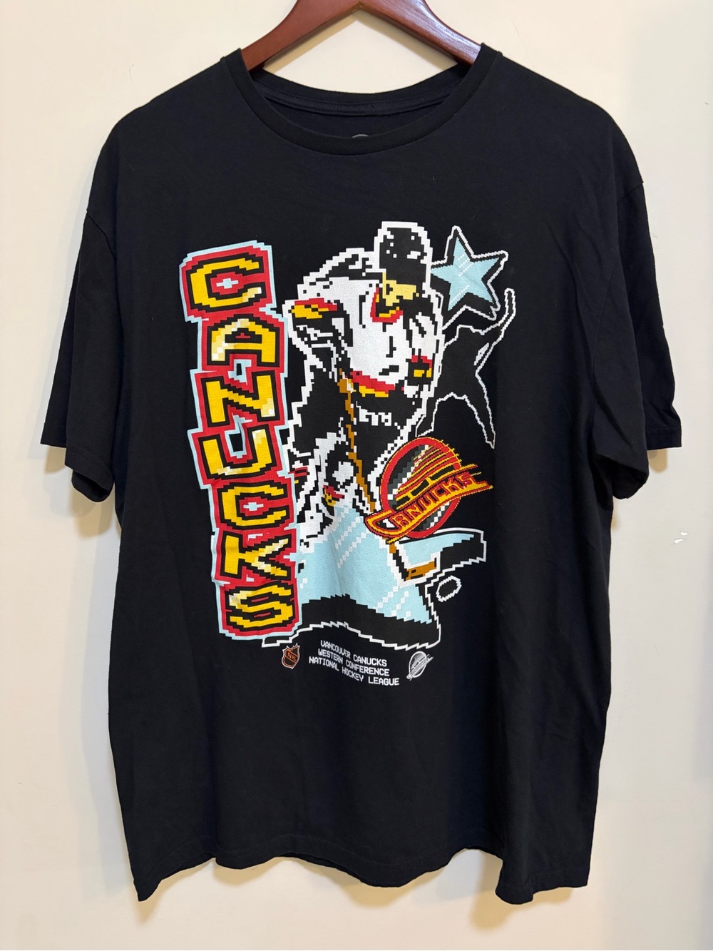Vancouver Canucks ’47 Brand Retro Pixel Art NHL T-Shirt Men’s XL
